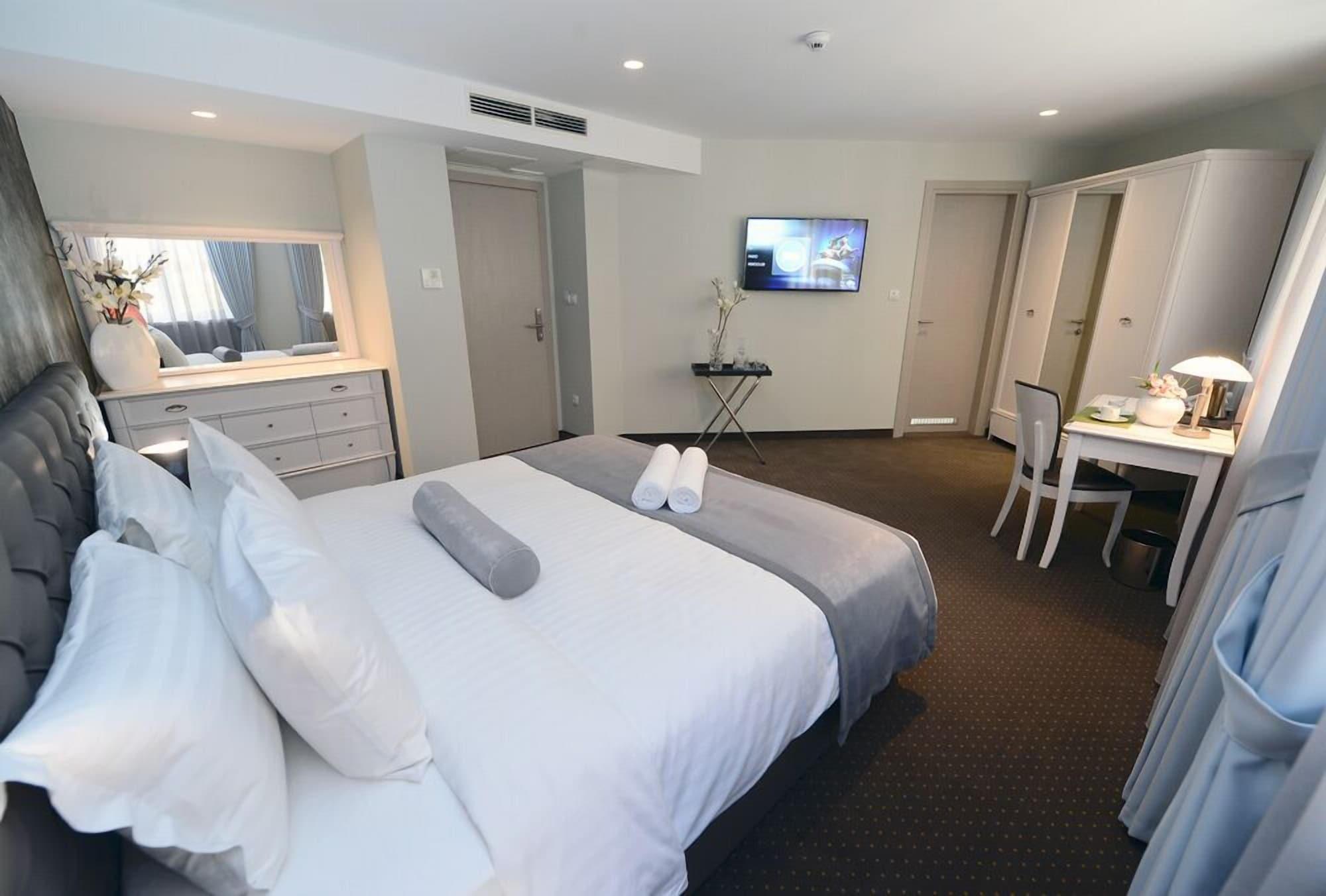 Alexandar Square Boutique Hotel 스코페 외부 사진